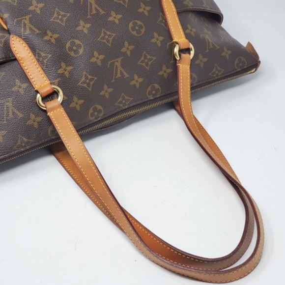 Auth Louis Vuitton Totally MM Monogram Tote Bag - Picture 9 of 15